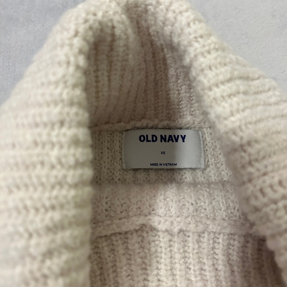 old navy turtleneck sweater - Picture 2 of 2